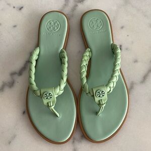 Tory Burch sandals Size 6 Never Worn!! Run small